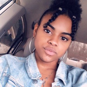 Meet your Posher, Kara